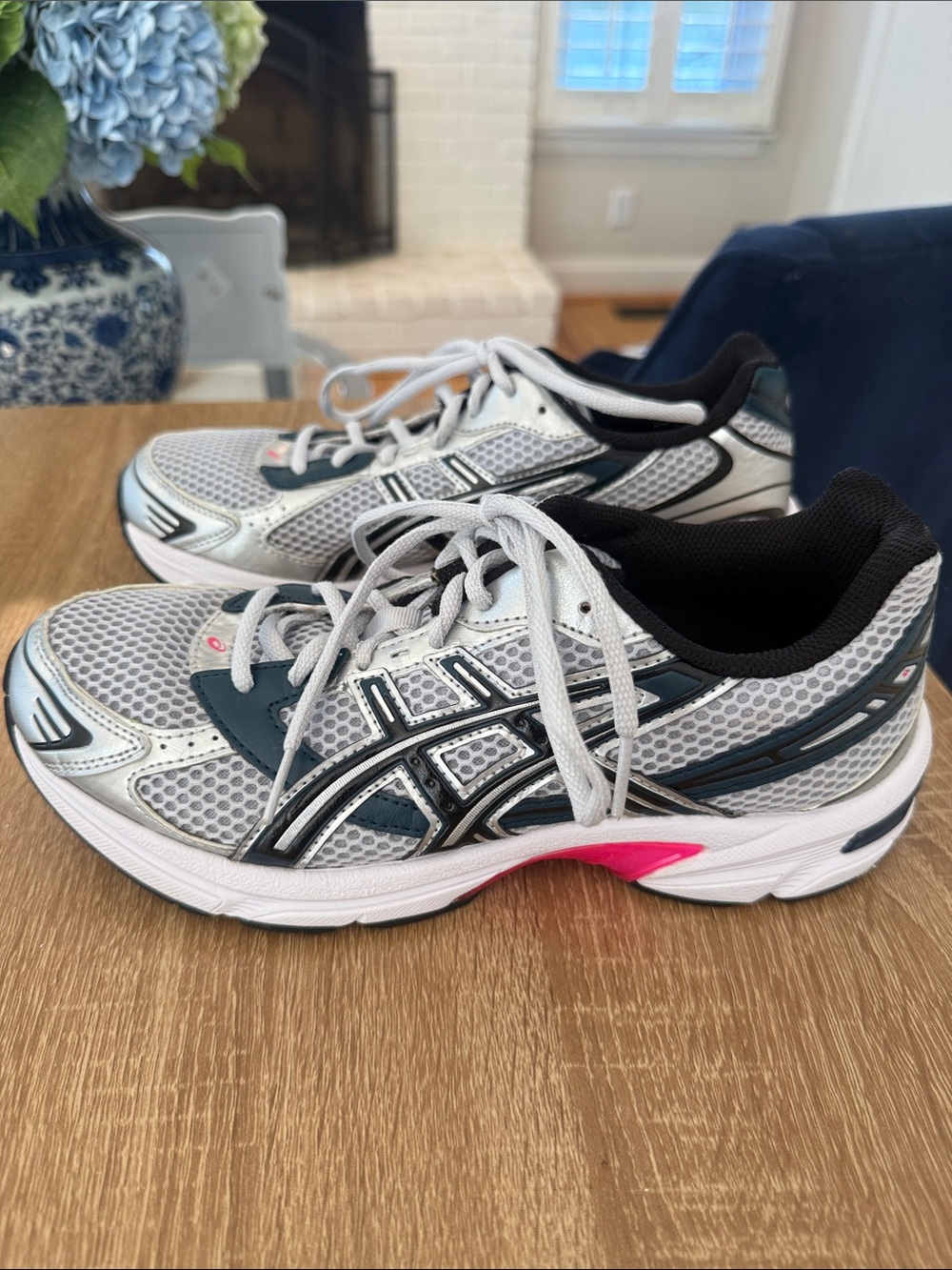 ASICS ASICS GEL-1130s, Women's Silver Gray Mesh Athletic Shoes with Pink Accent